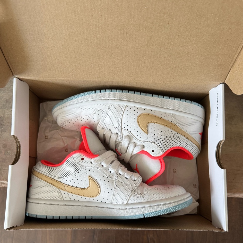 Women’s Air Jordan 1 Low SE